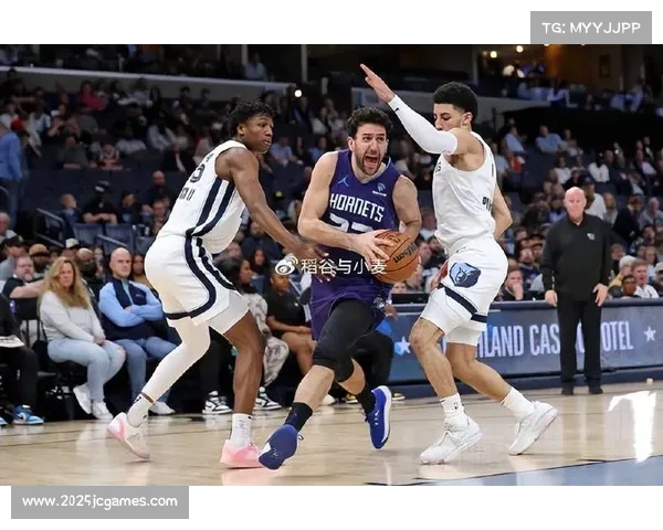 黄蜂队主帅谈季前赛目标:检验休赛期成果,磨合新援阵容 黄蜂队主帅谈季前赛目标:检验休赛期成果,磨合新援阵容