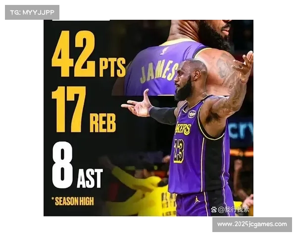 詹姆斯下半场攻防一体,关键助攻锁定胜局后拥抱队友 詹姆斯下半场攻防一体,关键助攻锁定胜局后拥抱队友